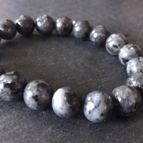 Larvikite Black Labradorite 10 mm bracelet - Picture 3 of 5